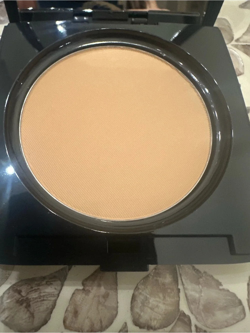 Dual Finish Powder Foundation - Warm Bisque